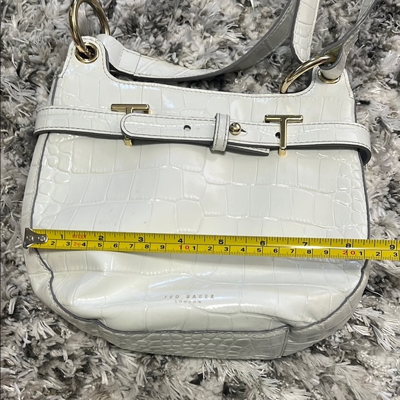 Ted Baker White Textured Shoulder Bag with Gold Clasp - Picture 12 of 13